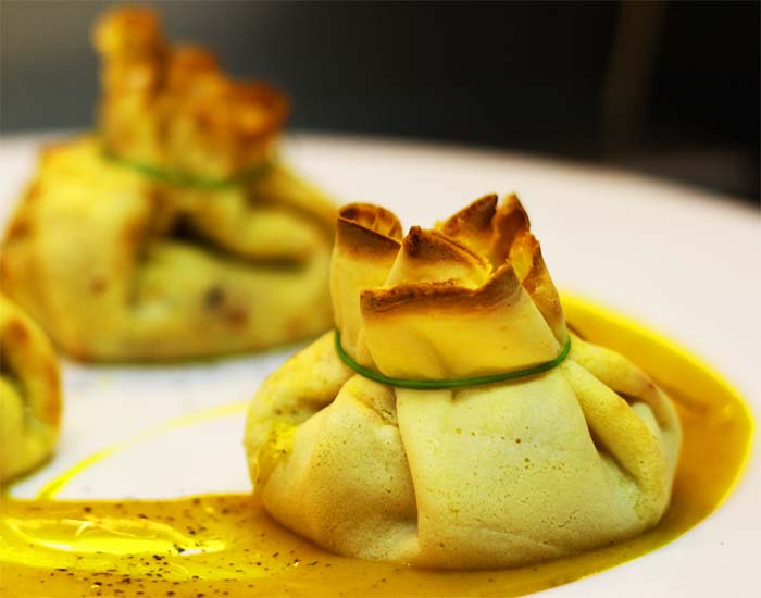 Pasta ripiena e presentazione curata della cucina del ristorante